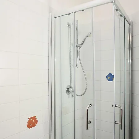 Oda ve Kahvaltı Pilati 4*
